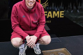 AYX-德布劳内回归赛场，回归赛场首场状态亮眼，瑞士队观众沸腾！的简单介绍