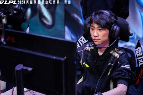 爱游戏体育- theshy近期直播回放 